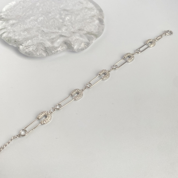 Gold or sliver paper clip diamond bracelet - Picture 5 of 10